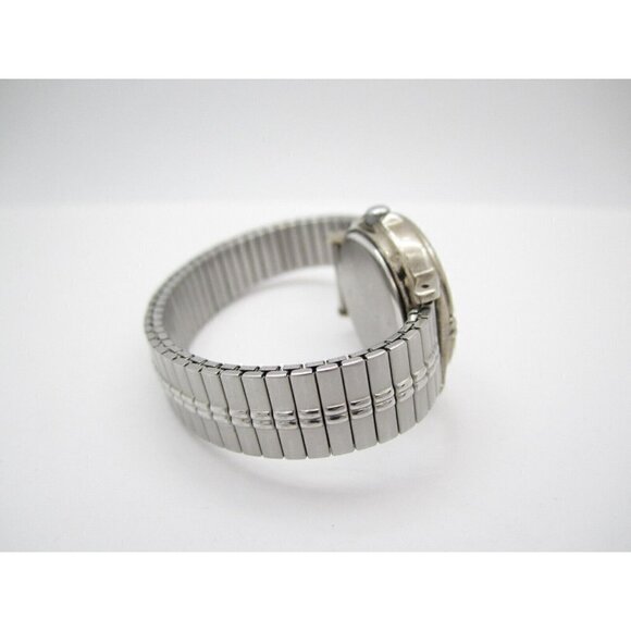 Women Carriage by Timex Quartz WR Analog 27mm Dial Causal Round Watch (G322) - Picture 10 of 12